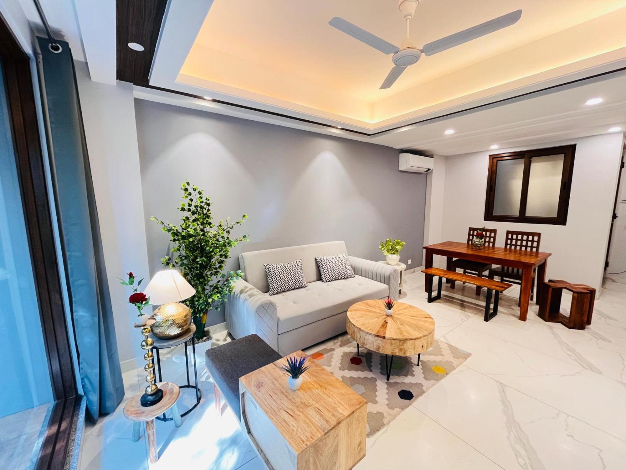 Hotel Gianmala Residency South Extension Near Aiims Delhi New Delhi Exteriör bild